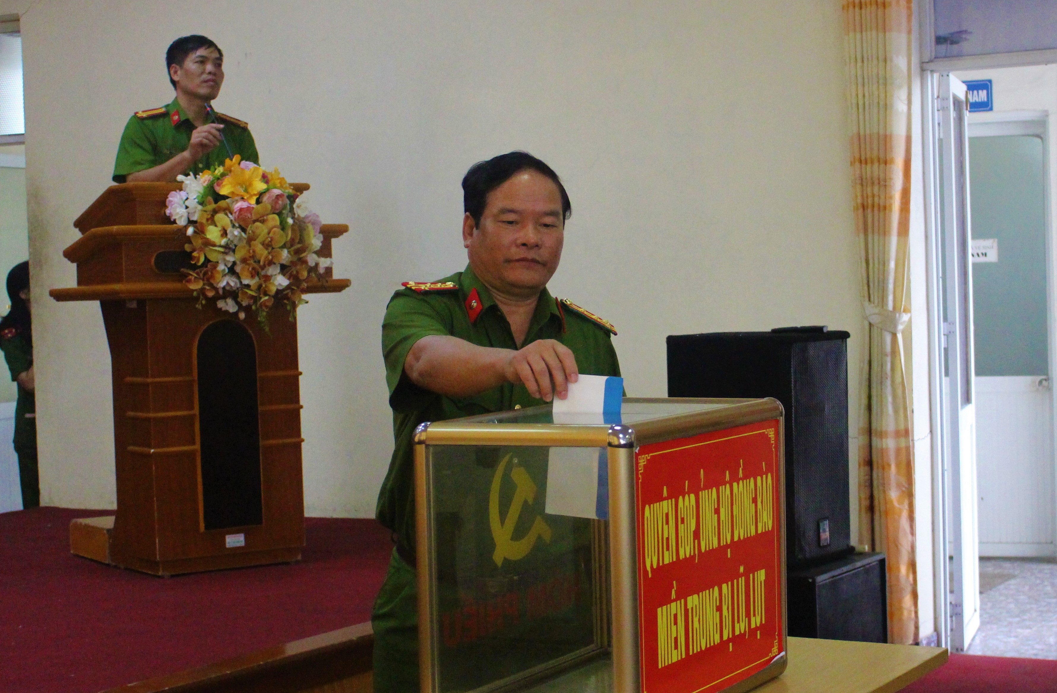 Phòng Cảnh sát PCCC và CNCH: Chung tay chia sẻ với miền Trung